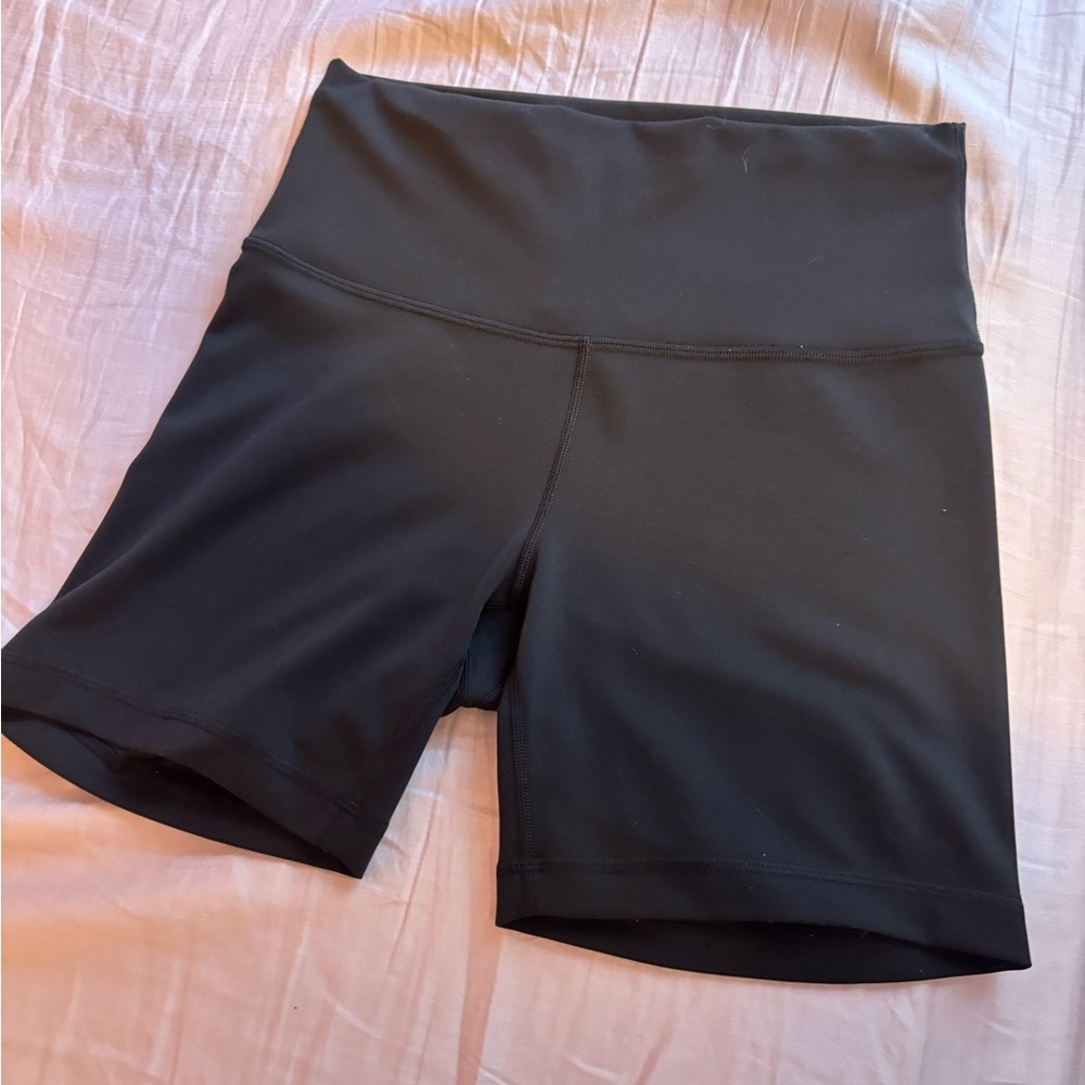 Lululemon Wunder Train High-Rise Short 6"